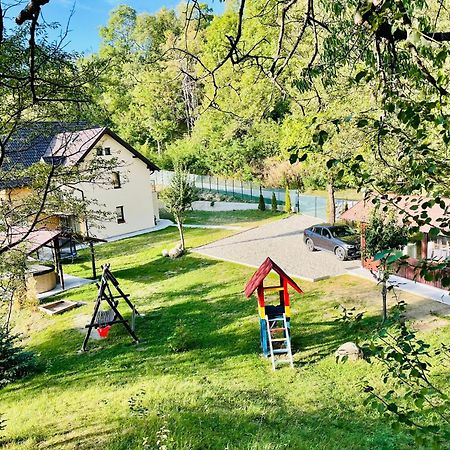 Pensiunea Piri Land Comarnic Exterior foto